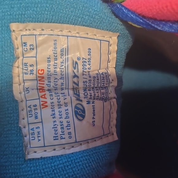 Heely Sneakers - Picture 4 of 4